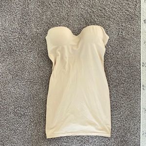 Strapless nude shapewear